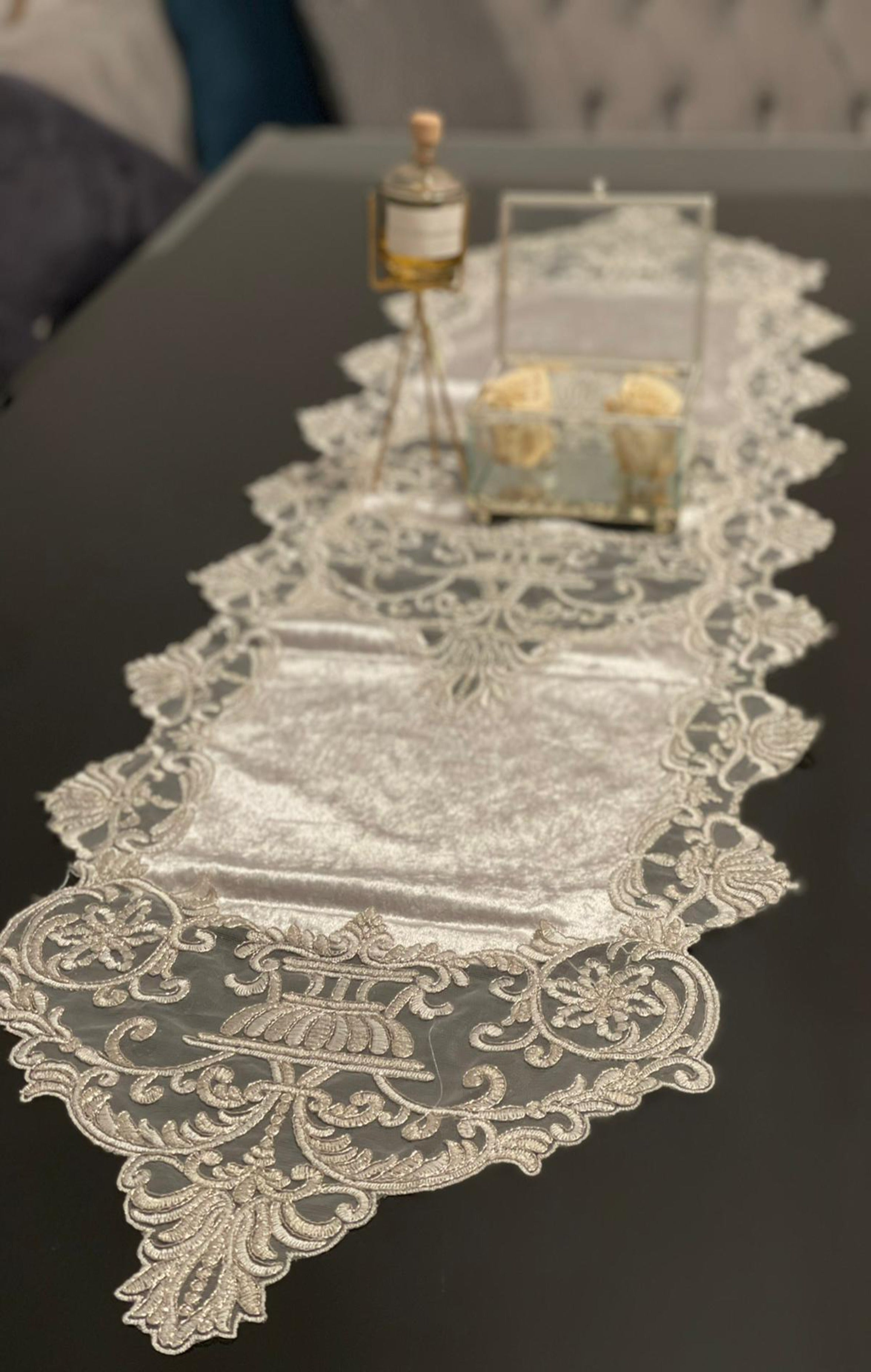 Törtfehér Bársony Asztalterítő 45x150 cm Huzziyas Home